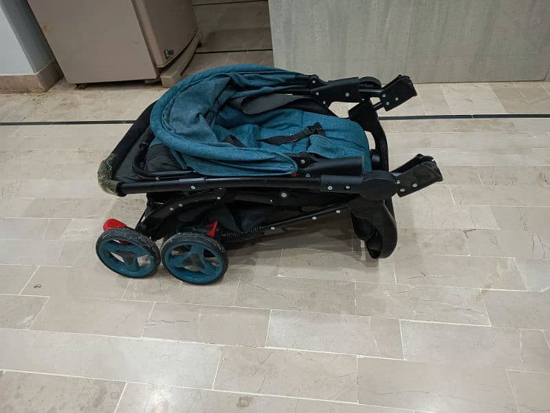 Foldable baby pram 2