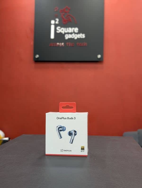 OnePlus Watch 2 and OnePlus Buds 1