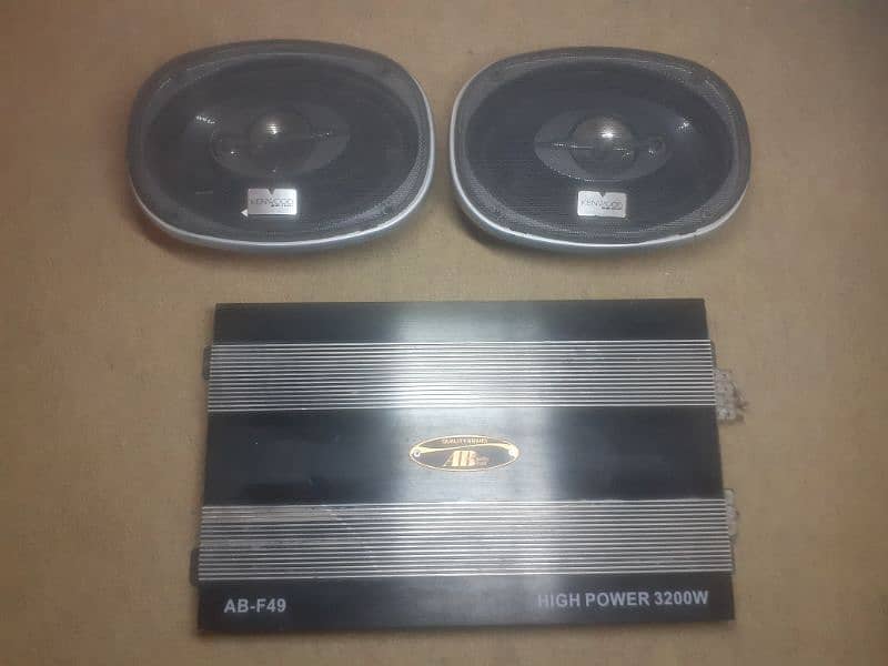 Car amplifier with pioneer speakers 0