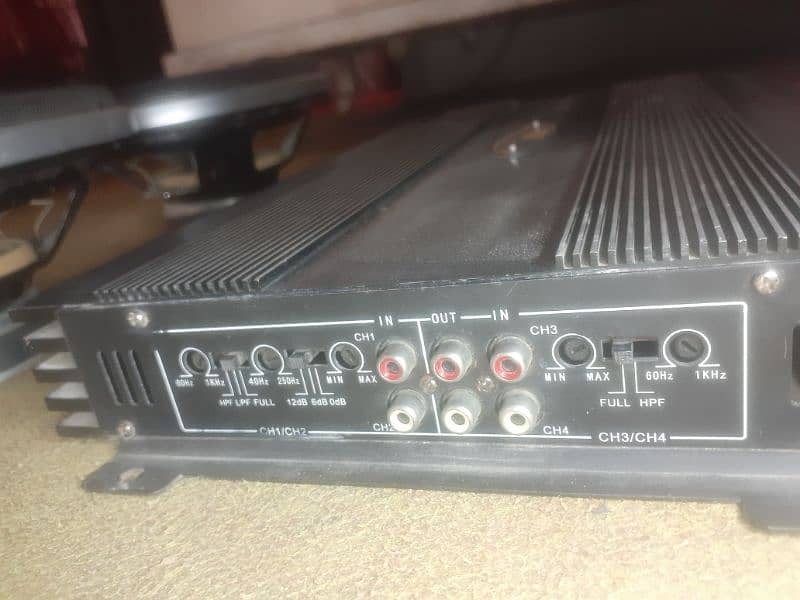 Car amplifier with pioneer speakers 3