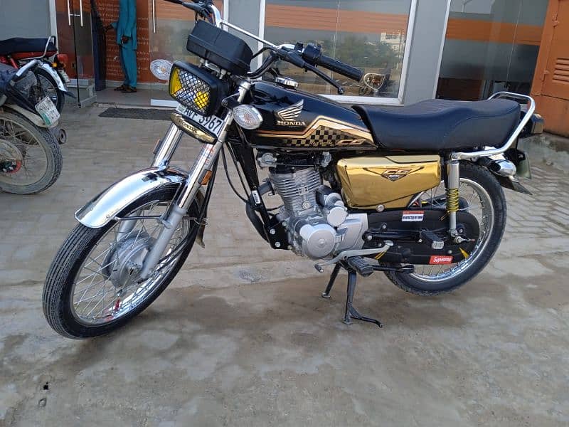 Honda 125CG Golden Edition Self Start Okara cantt Location 0