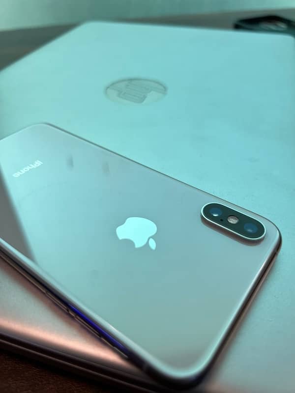 iphone Xs  (dual sim Approve) 7