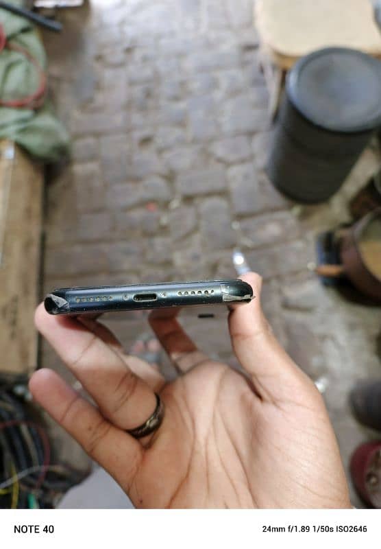 iPhone xr non pta no exchange only seal 1