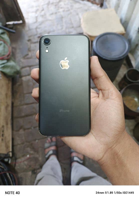 iPhone xr non pta no exchange only seal 5