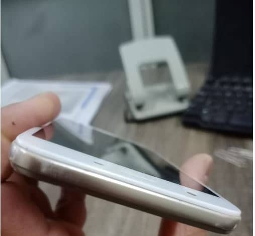 OPPO A57 1