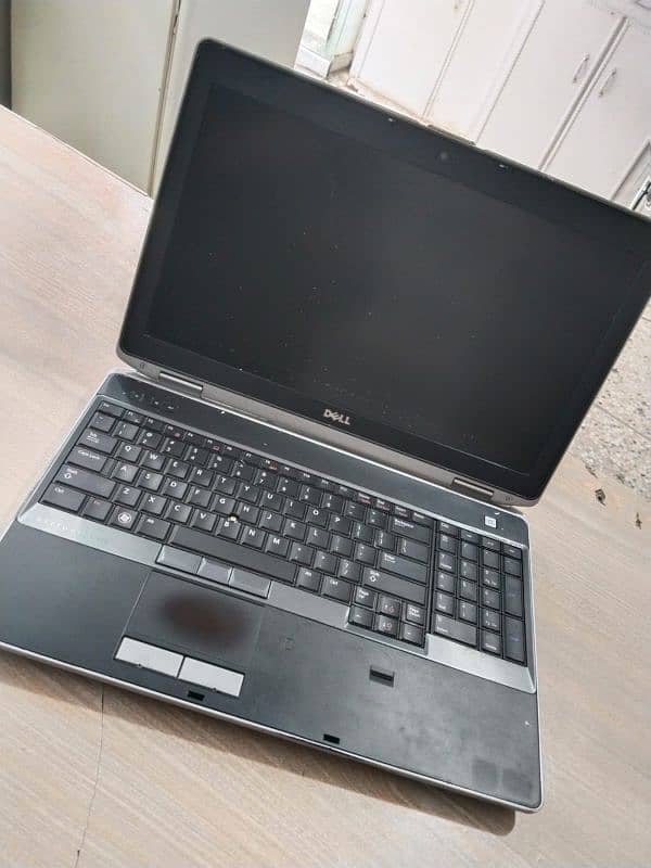 Dell latitude E6530 8