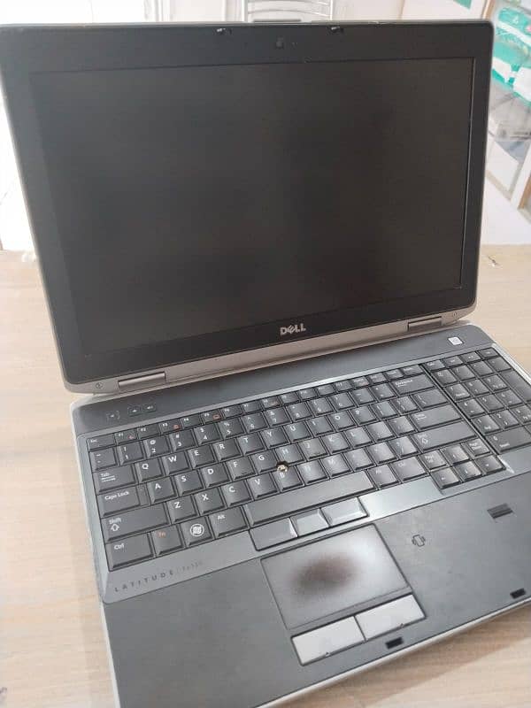 Dell latitude E6530 10