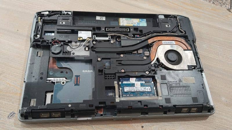 Dell latitude E6530 18