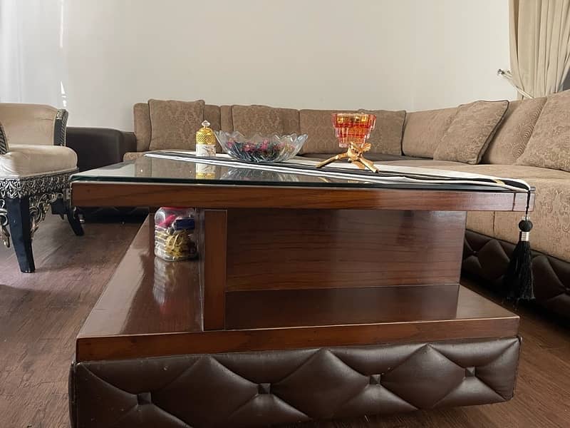 center table for tv - lounges etc condition 10/10 5