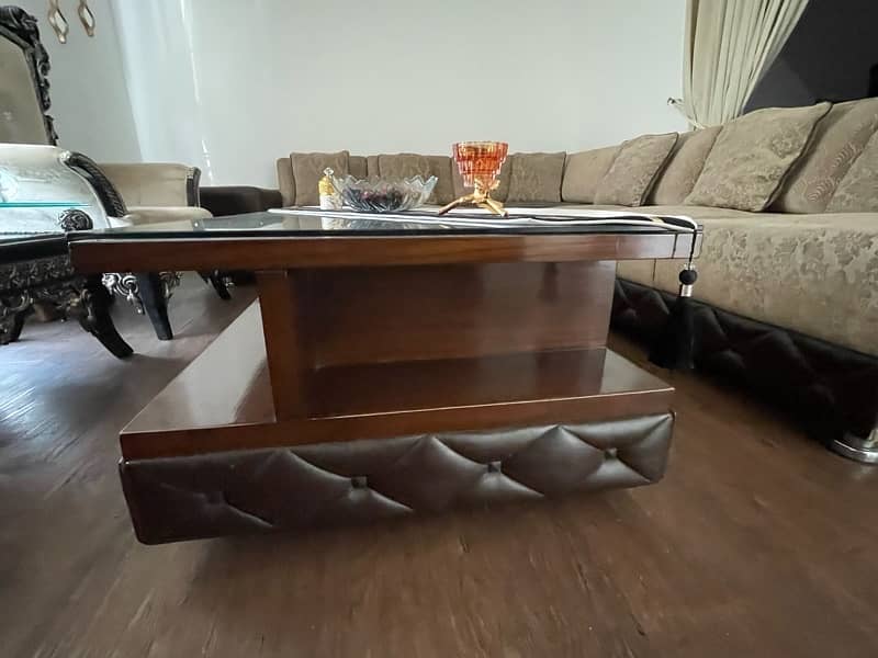 center table for tv - lounges etc condition 10/10 6