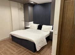 1 Bedroom VIP Full furnish flat per day available in Bahria town Lahore