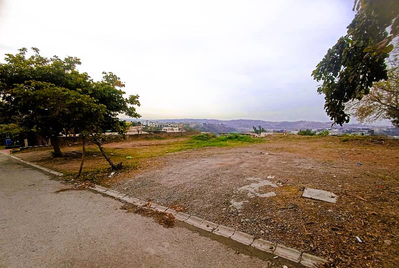 1 Kanal Heighted Plot with Extra Land for Sale in DHA Phase 1 Near Main Boulevard 2