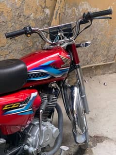 Honda 125 2025 Red colour