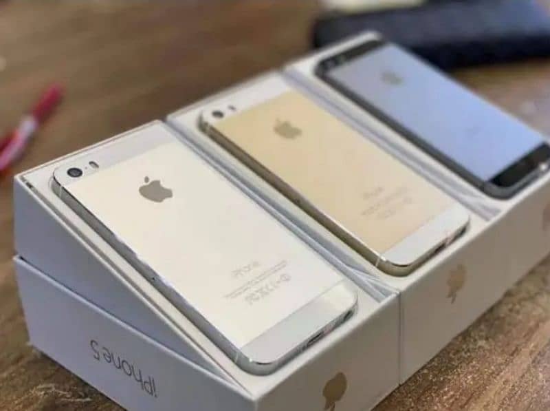 iphone 5S 64GB full box WhatsApp No 03267720525 0