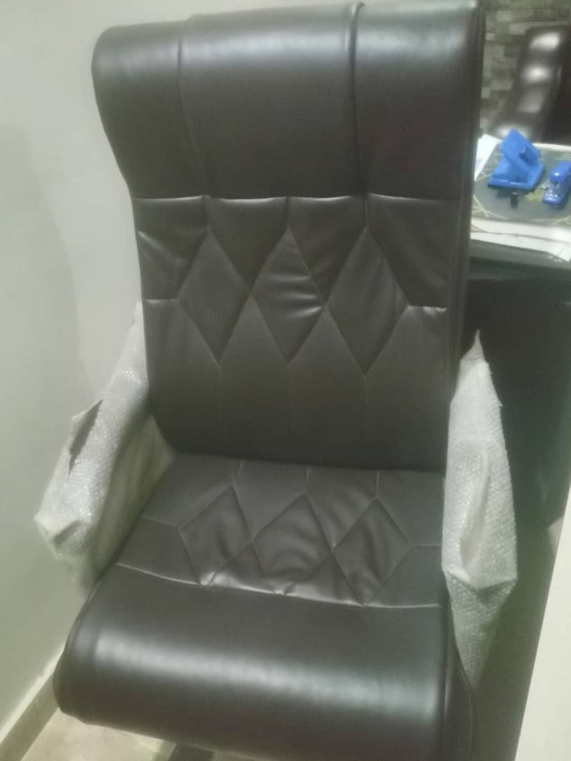 Office Furniture Bilkul New hai just 3 month used hai 6