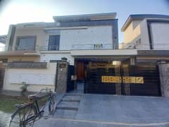 Grey Structure 5 Marla House Available In Central Park - Block BB For sale