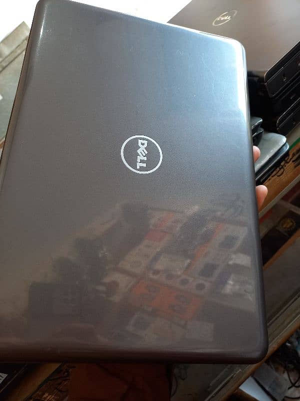 Dell Latitude 3380 1