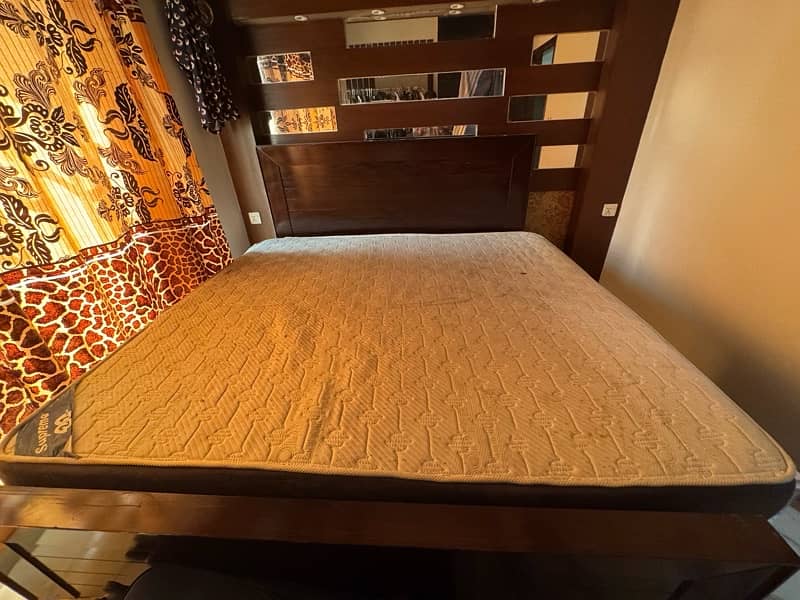 King size bed 1