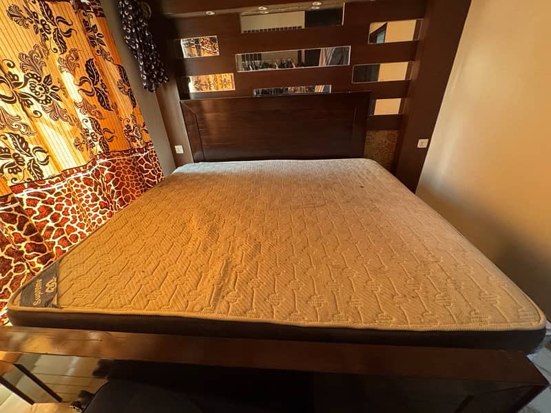 King size bed 2