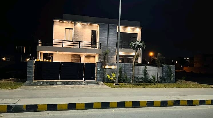 A 1 Kanal House In Lahore Is On The Market For Sale 0