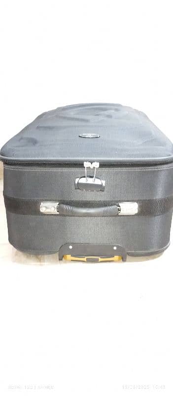 luggage bag/ suitcase band new 5