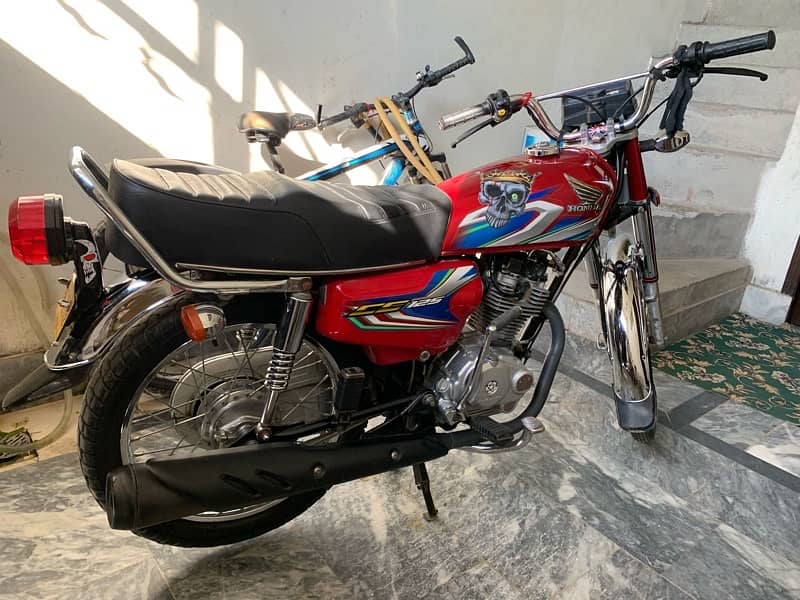 Urgent Sale 125 lush Condition  2022 Model 1