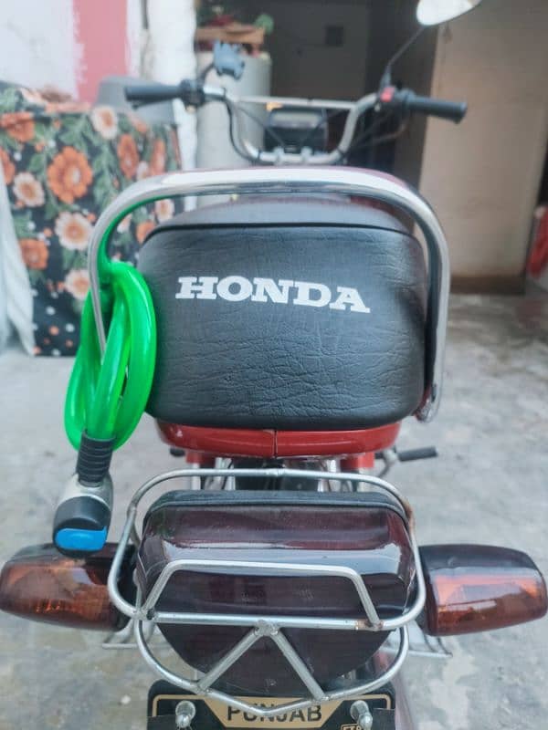 Honda 70 Bike Original Condition Urgent Sale 10