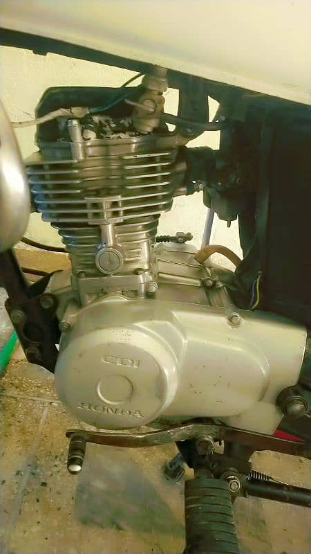 part's orejnel amazing condition Honda 125 2007model Peshawar namber 4