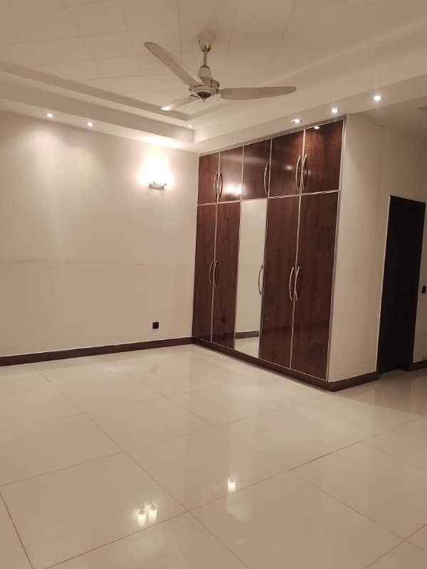 1 Kanal Upper Portion For Rent G3 Johar Town Lahore 2