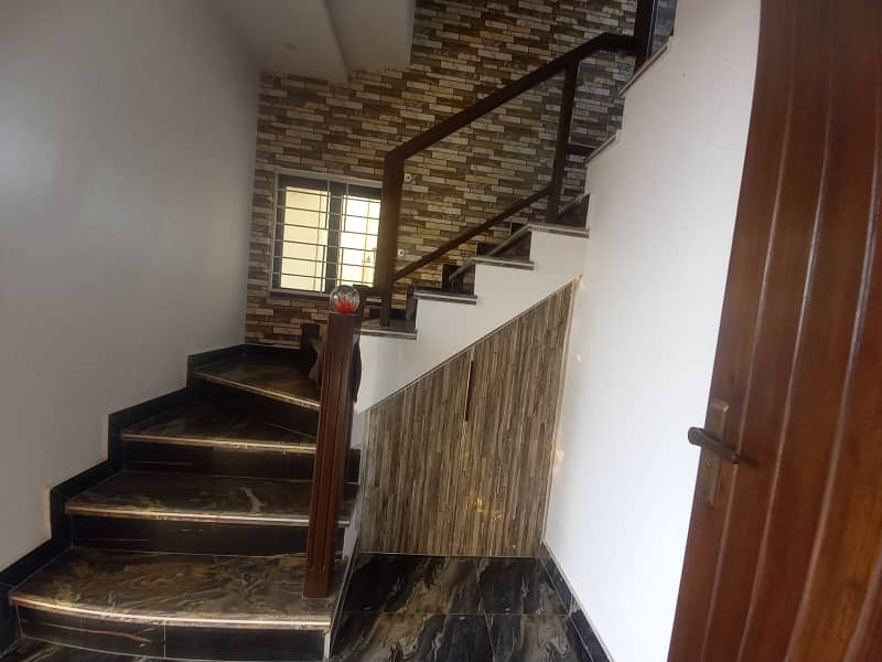 Tripple Storey 10 Marla House Available In Central Park - Block D For sale 18