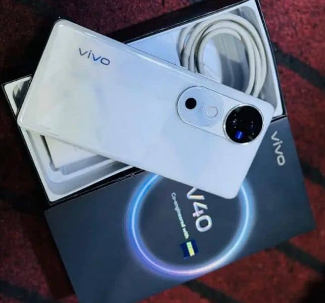 vivo v40 full box 8 month warranty 10 by 10 koi falt nahi 1