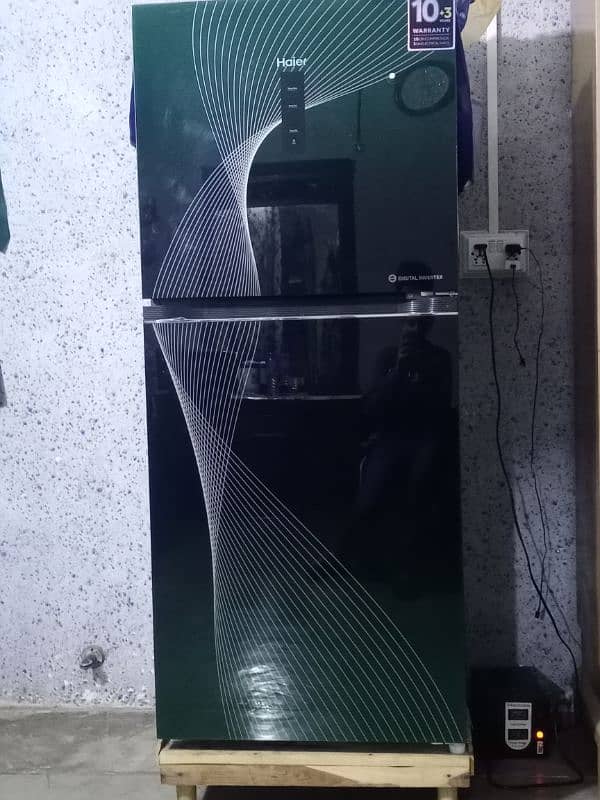 selling new fridge 0