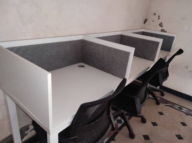 Urgently sell 5 work stations with chairs 1