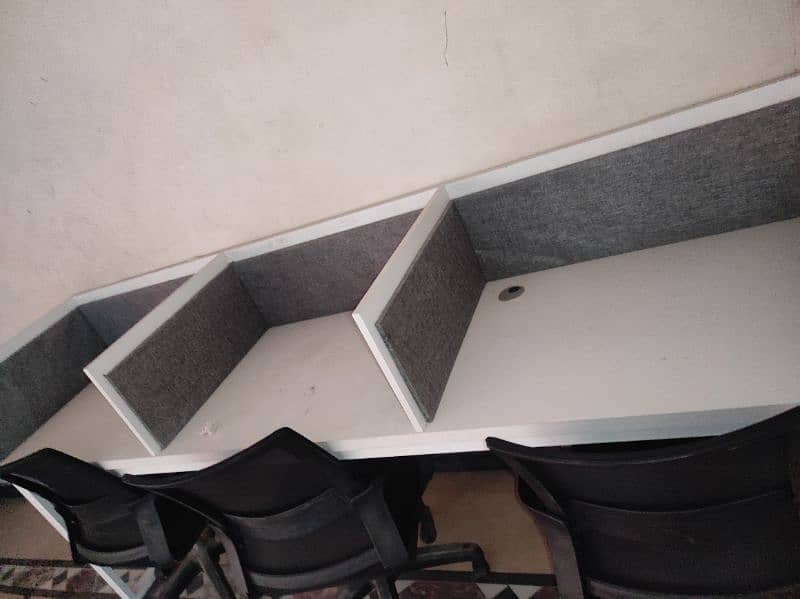 Urgently sell 5 work stations with chairs 2