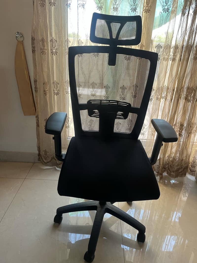 Ergonomic Office Chair & Durable Work Table – Excellent Condition 2