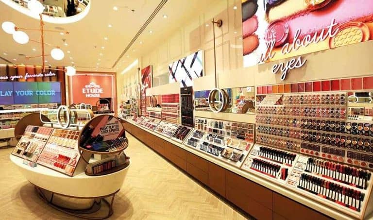 Gold & Cosmetic Commercial Shop Booking 15Lac Monthly Instalment 50000 With 3 Years Plan In Kuwait Mall Bahria Town Lahore. 4