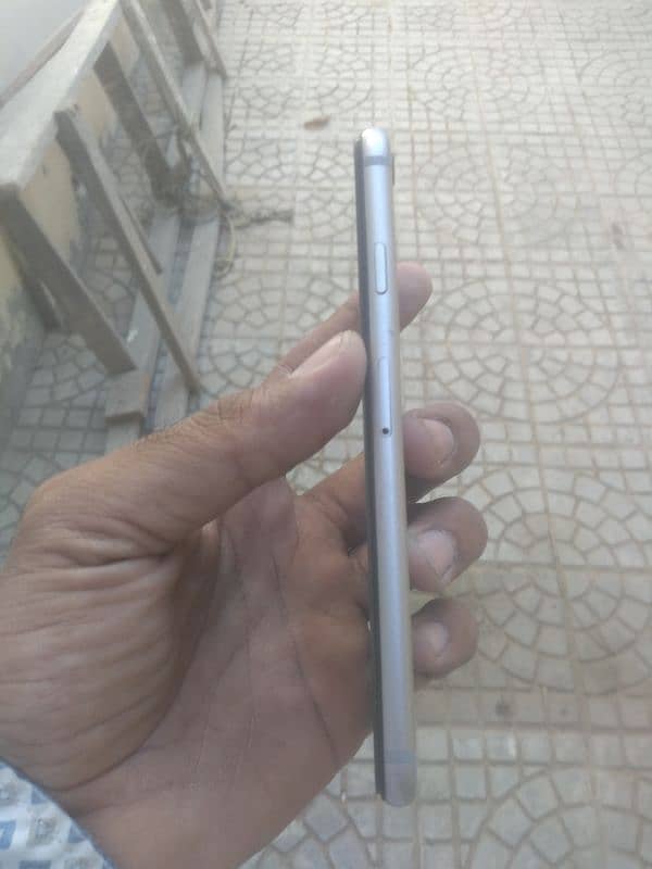 I m selling iphone 6 grey 64gb non pta exchange possible 0