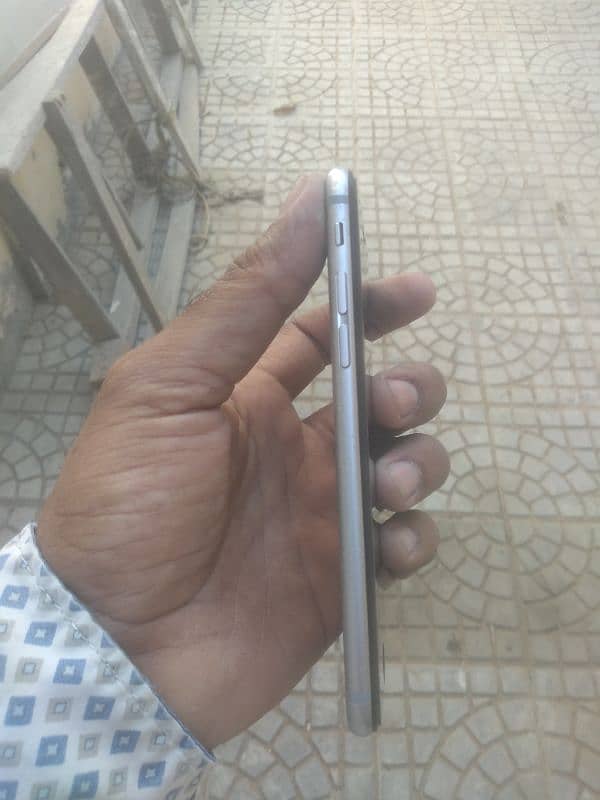 I m selling iphone 6 grey 64gb non pta exchange possible 1