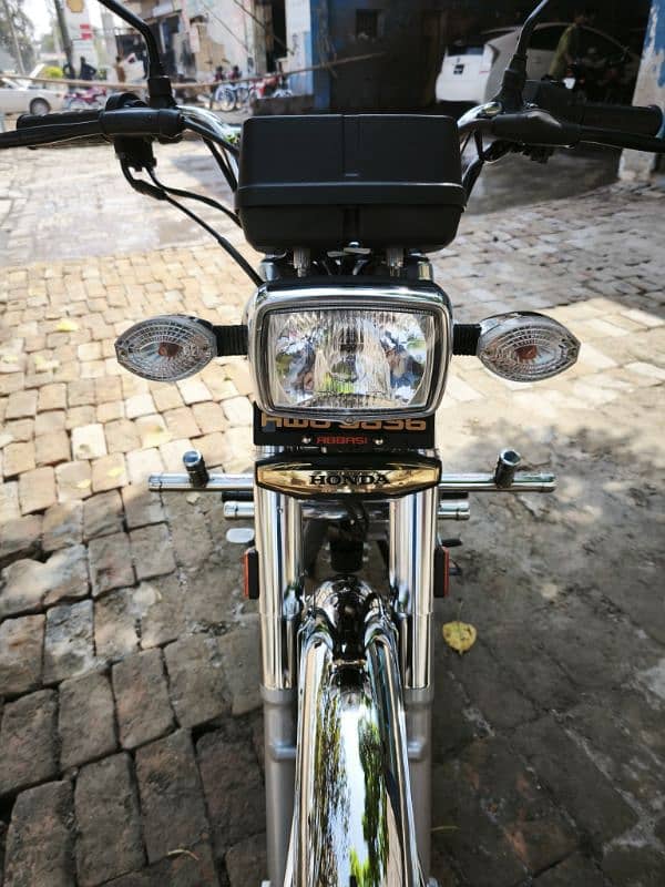 Honda Cg 125 Self Gold 2024 model 2