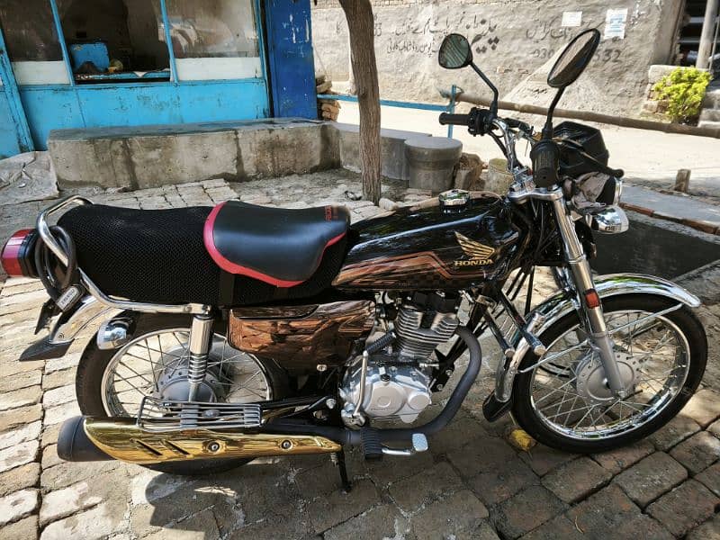 Honda Cg 125 Self Gold 2024 model 4