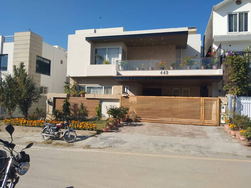 40x80 Street Corner Luxury House Available For Sale 1