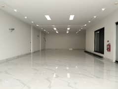 08 MARLA OFFICE FIRST FLOOR BRAND NEW PLAZA WITH ELEVATOR