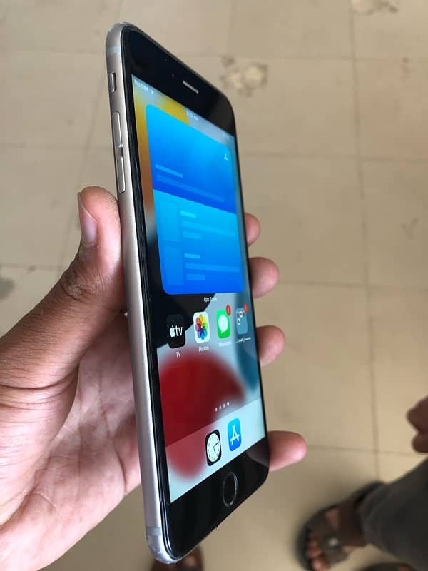 iphone 6 plus good condition only battery change baqi original ha non 2