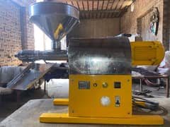 Cold press oil machine