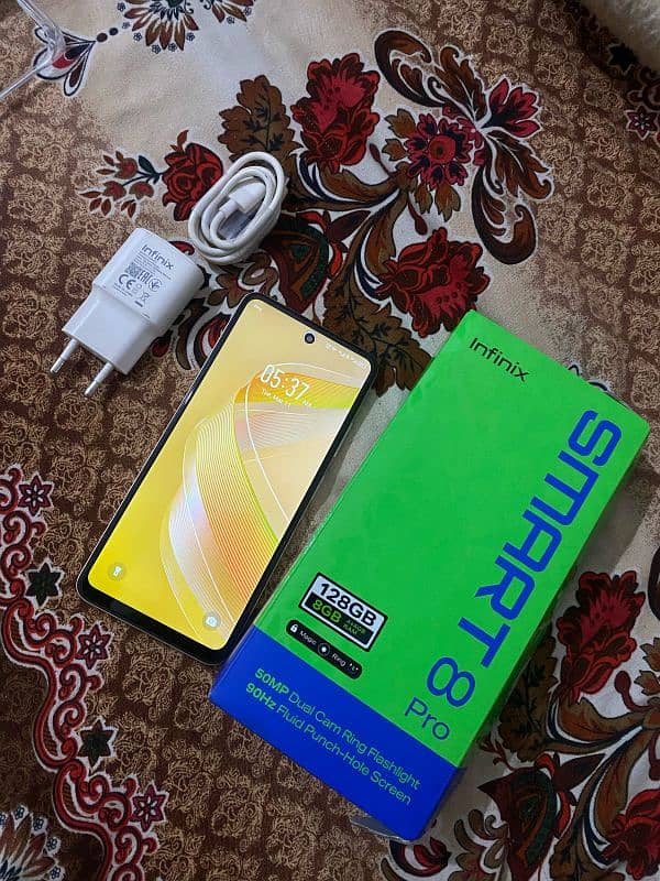 Infinix smart 8pro 4+4/128GB with 10 months warntty with box charger 2