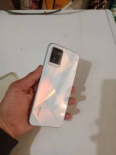 Vivo y21 mobile all okay h original with Box and charge available h