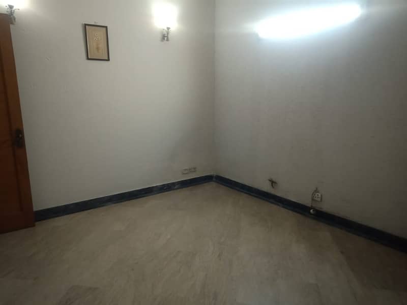 10 Marla beautiful House Available for Rent in Hot Location in EE Block Phase 4 DHA Lahore 9