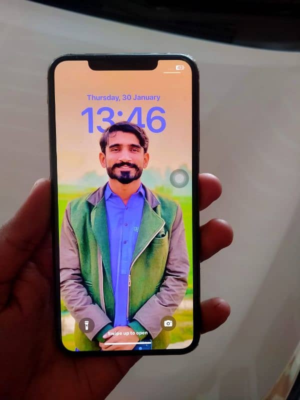 iphone xs max jv 64 gb 81 battery health bilkul new condition hai 1