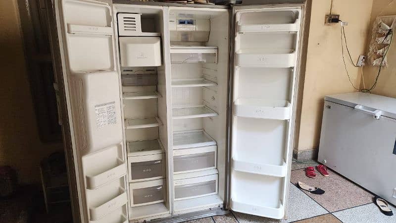 LG double door big size refrigerator Excellent working condition 1