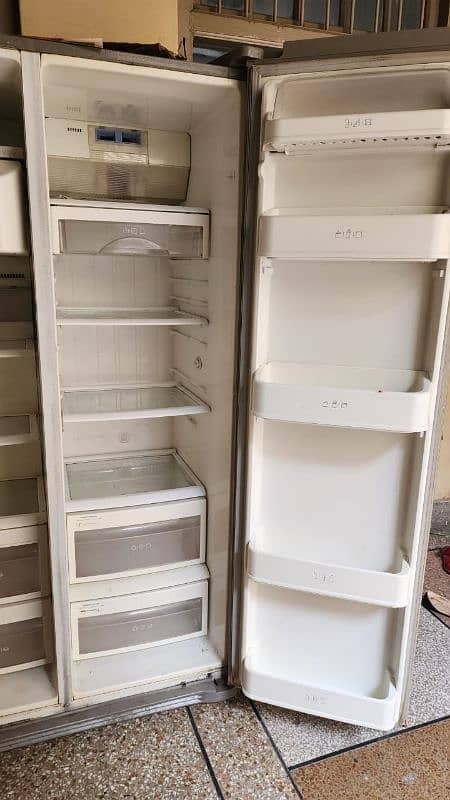 LG double door big size refrigerator Excellent working condition 2